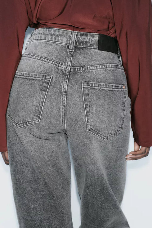 ZARA MOM FIT JEANS WITH A HIGH WAIST