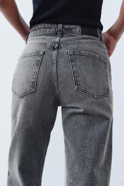 ZARA MOM FIT JEANS WITH A HIGH WAIST