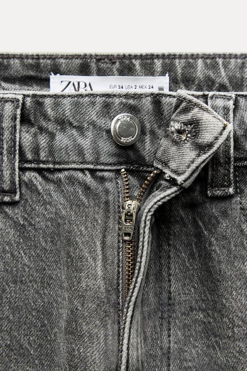 ZARA MOM FIT JEANS WITH A HIGH WAIST