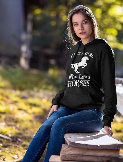 T STARS JUST A GIRL WHO LOVES HORSES WOMEN'S CASUAL PULLOVER HOODIE - BLACK