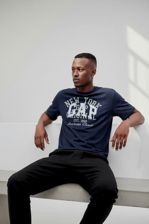 GAP AMERICAN CLASSIC GRAPHIC LOGO T-SHIRT